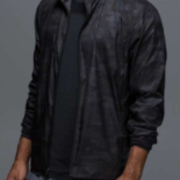 Lululemon Men’s Running Surge Jacket (black cammo) - Picture 3 of 10